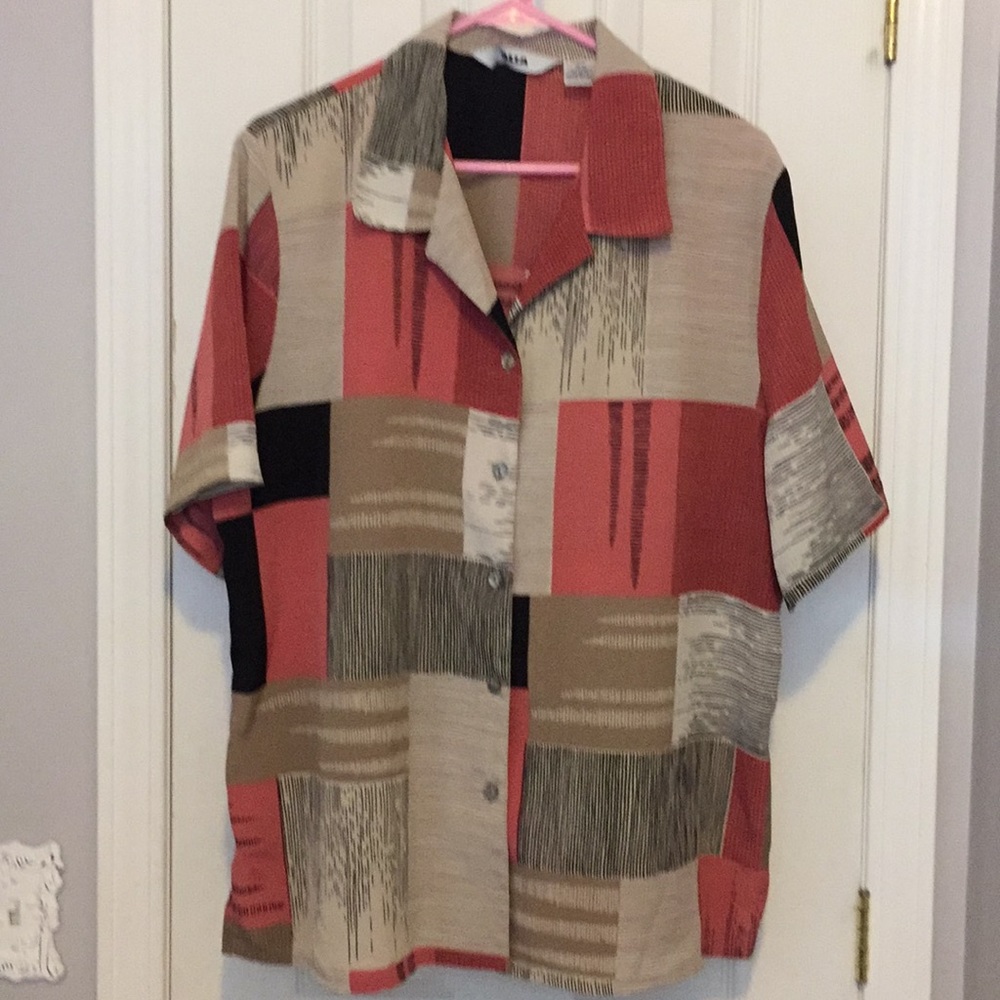 Vintage-Inspired Red and Tan Short Sleeve Button-Up Top